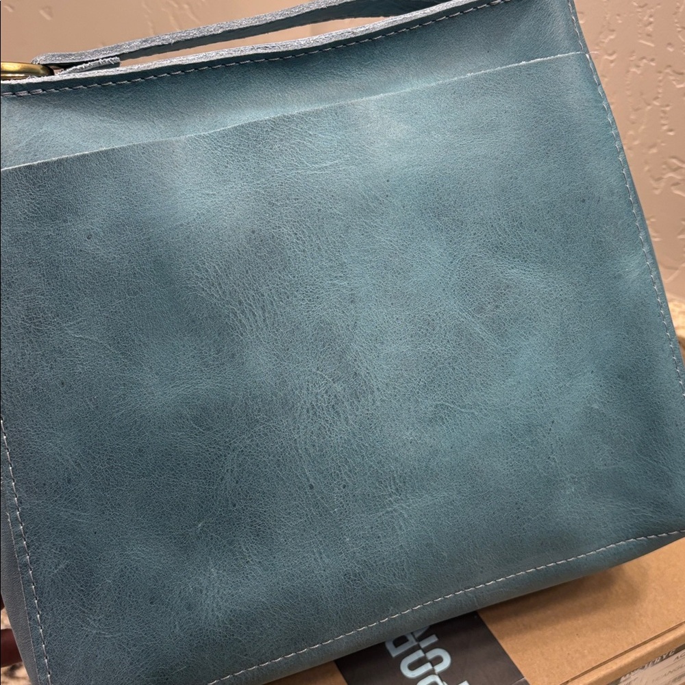 New Aqua Triangle bag by Portland Leather, NWT - Picture 10 of 16
